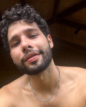 Siddhant Chaturvedi Instagram - Still in network to watch the Finals!