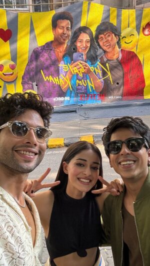 Siddhant Chaturvedi Instagram - When we say some friendships are a work of art, we're talking about them 🤌
Enter the world of Kho Gaye Hum Kahan, coming to Netflix on December 26th!

Shout out to @bollywoodartproject for this beautiful artwork📢

#KhoGayeHumKahanOnNetflix @siddhantchaturvedi @ananyapanday @gouravadarsh @kalkikanmani @anyasinghofficial @arjunvarain.singh @zoieakhtar @reemakagti1 @ritesh_sid @faroutakhtar @angaddevsingh1 @kassimjagmagia @vishalrr @kartikshah14 @pravinkhairnar @sharicsequeira @tanaysatam  @imanojchouhan @excelmovies @tigerbabyofficial @zeemusiccompany