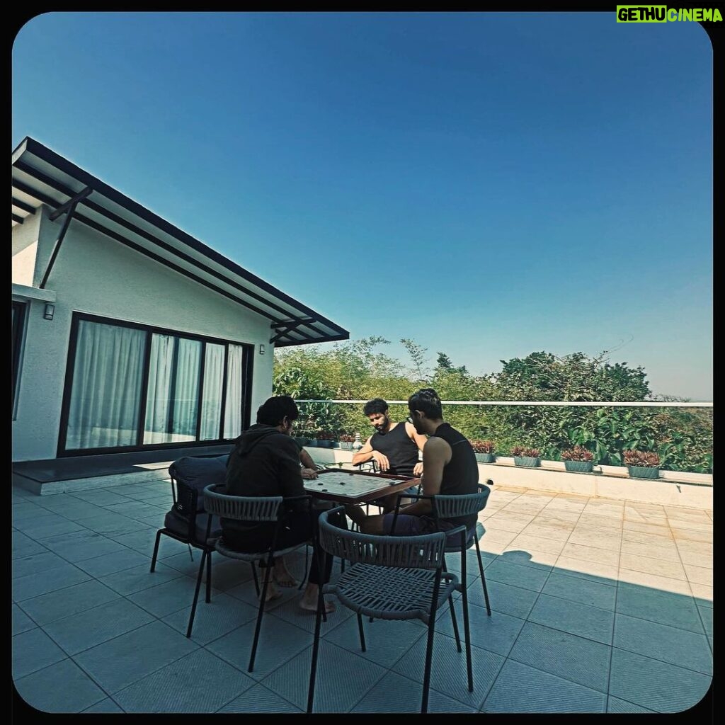 Siddhant Chaturvedi Instagram - Finally sab ko ek saath chutti mili! It had been a while! Thank you @saffronstays @koshavillas for your warm hospitality! Breezy, easy, good food and a beautiful view! @nirmit.music Bro your house is a vibe and to make it happen so last minute! I owe you one! Also please my regards to Aunty! ❤ Kosha Villas