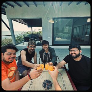 Siddhant Chaturvedi Instagram - Finally sab ko ek saath chutti mili! It had been a while! 
Thank you @saffronstays @koshavillas for your warm hospitality! Breezy, easy, good food and a beautiful view!
@nirmit.music Bro your house is a vibe and to make it happen so last minute! I owe you one! Also please my regards to Aunty! ❤️
