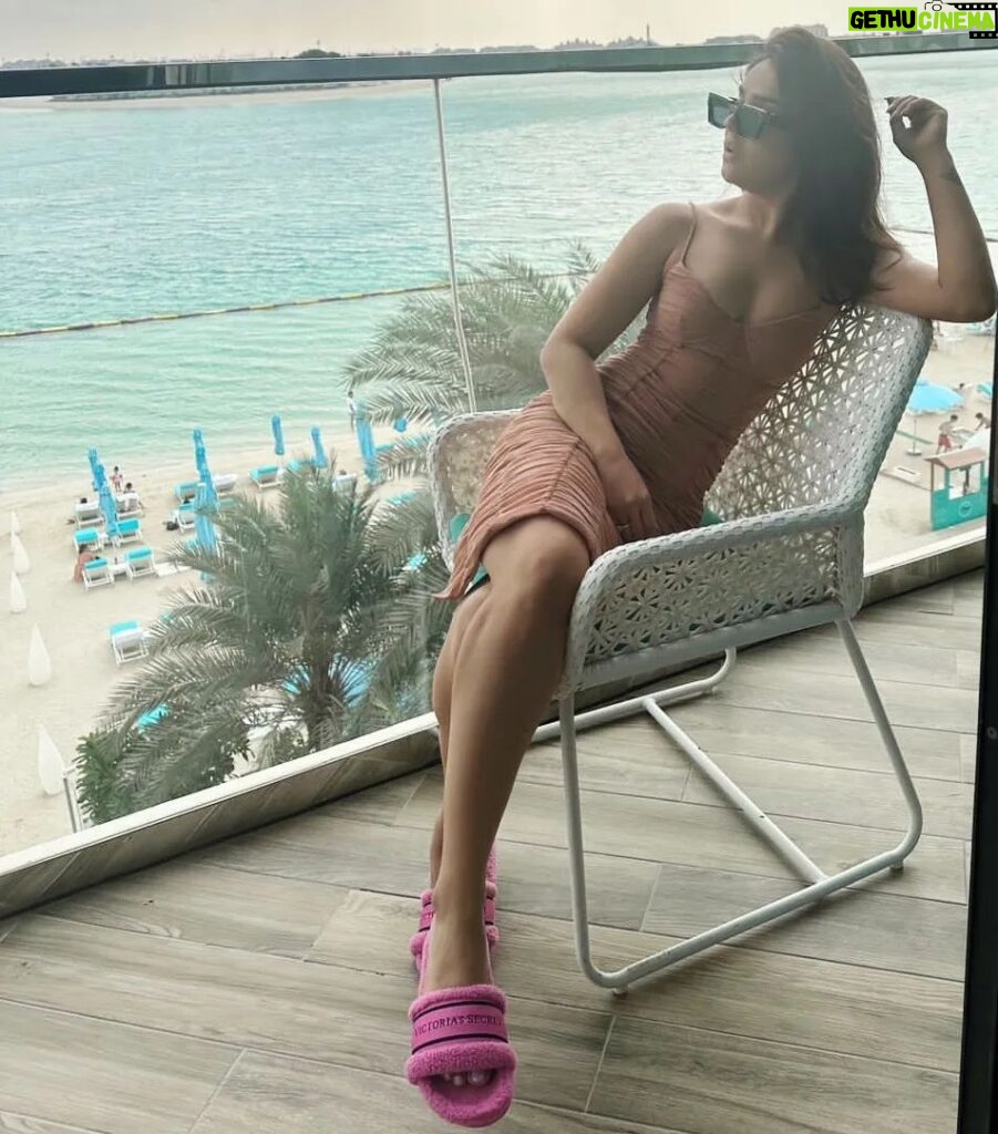 Sidhika Sharma Instagram - Beach hair ,don't care 😉 The Palm Jumeirah, Dubai, UAE