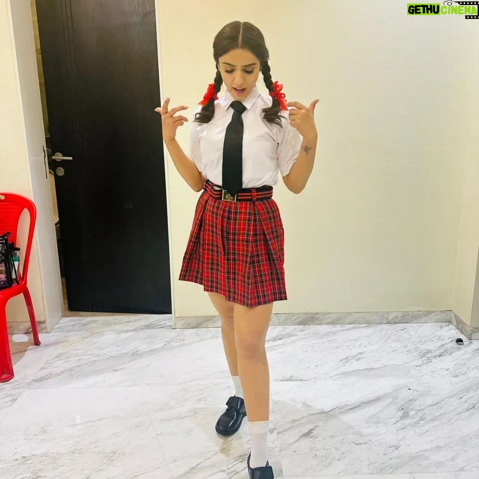 Sidhika Sharma Instagram - Back to school days😉