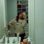 Sienna Belle Instagram - meu domingo após um fim de semana de sessões de O Mágico de Oz (pq quem vê close, não vê corre) hihihi 😛✨🌈💐💚 querem mais desse tipo de conteúdo aqui? 🎭 #reels #explore #explorepage #explorar #viral #trend #trending #vlog #voiceover #grwm #desarrumesecomigo #domingo #sunday #sundayfunday #theatre #magicodeoz
