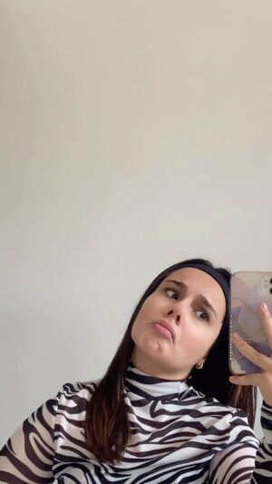 Sienna Belle Instagram - HM? 🥲🤡

#reels #explore #meme #viral #trend #trending #explorepage #explorar #music #cover #dublagem #voiceover