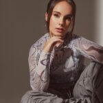 Sienna Belle Instagram - “Looks like a girl, but she's a flame So bright, she can burn your eyes. Better look the other way” ~@aliciakeys Foto: @julianasabbatini_ph Make/Hair: @eudannyanjos