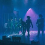 Sienna Belle Instagram - “além do arco-íris tem um lar…” e o palco é sem dúvidas o MEU LAR! <3 🌈🫧✨ tivemos nossa OPENING NIGHT! 🥹 estreamos!!! apresentamos nosso espetáculo para um público lindo, receptivo e de coração quentinho! ♥️ aaa, minha Glinda! minha Bruxa boa do Norte! 💖 grata a @fernanda_chamma e @sandrochaim por acreditar e confiar em mim para dar vida e mais cor a uma personagem tão icônica, especial e imortal! 🧚‍♀️💐 obrigada a cada pessoinha da nossa equipe imensa que investiu tamanha dedicação, tanto tempo e esforço para levantar nosso espetáculo em tempo recorde! <3 🥳 elenco! nós conseguimos! estreamos! e mais uma vez, encontrei uma nova família para exercer o que mais amo e contar uma história que marcou gerações! 👠✨💚🎭 obrigada @magicodeozmusical por me dar a oportunidade de reencontrar amigos e pessoas com quem eu já contracenei, admiro e amo tanto, e encontrar novos colegas em quem me inspiro, já amo e considero tanto! o teatro nos possibilita encontros com almas tão interessantes, pessoas tão diferentes de nós mesmo mas ali por um mesmo propósito… fazer teatro! <3 🫶 sou fã de cada um! thanks mommy and daddy for absolutely everything and doing the possible and impossible, sacrificing so much just to make my dream come true! i am truly so grateful! <3 love you guys ♥️ aqui está um carrossel de muito amor! fragmentos de uma noite inesquecível <3 viva a arte! viva o teatro musical! 🫧 espero vocês no nosso mundo encantado de Oz! 🎟️🫧🌈🌟