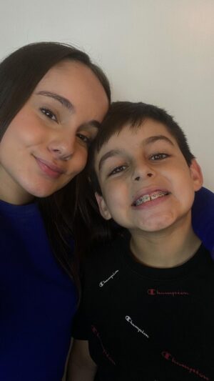 Sienna Belle Instagram - bros being bros! 😝

obriguei meu irmão a gravar isso comigo! KKK demorou aproximadamente 1h pra gravar? SIM! mas o que importa é o resultado… 🫣🫶

made my little brother record this with me! LOL! took about a whole hour to record this, but what matters is the end result… 🫣🫶

#reels #explore