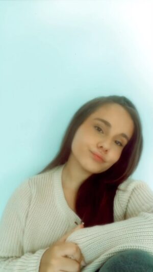 Sienna Belle Instagram - tá, mas cadê os meus seguidores “swifties”? 😝💗 essa aqui é um clássico… mdsss sou apaixonada nessa mulher e tô esperando a vinda dela pro Brasil! 🥹🙈

#reels #explore #cover #taylorswift <3