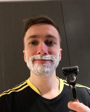 Simon Minter Instagram - Time for an effortless shave thanks to the new Gillette Labs razor. #effortlessflow #ad @gilletteuk