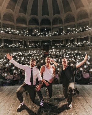 Simone Paciello Instagram - 4/40 BOLOGNA e FERRARA 🎭
Sempre più grati di tutto questo 🤍🙏🏼

📸: @simoneilgalbiati