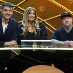 Simone Paciello Instagram - I Social..isti sono pronti!🔥 Ci vediamo questa sera alle 21:30 su @tv8it con 100% ITALIA SPECIAL! Non potete assolutamente mancare! 🔥