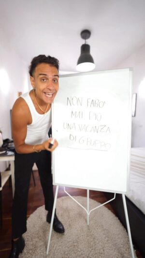 Simone Paciello Instagram - NON FARÓ MAI PIÙ UNA VACANZA DI GRUPPO❌❌
Condividi il video e invialo al tuo gruppo vacanze 😈🤣