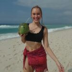 Sina Deinert Instagram - Girl from Germany loves Ipanema 💚🇧🇷🙊 Ipanema, Rio De Janeiro, Brazil