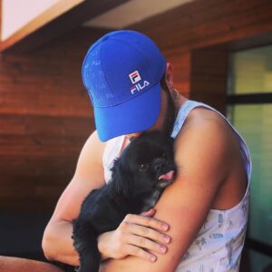 Sina Mehrad Instagram - 🖤🐶...ورق بزنید
تا ما نیز مهربانی و بخشندگی ( این دو صفت پروردگار ) را در رابطه با حیوانات و گیاهان ، آیینه پندار و کردار خود نسازیم ، نمیتوانیم به مهربانی و بخشندگی با آدمیان دست یابیم.
#سگ_کشی#ظالمين#قساوت_قلب