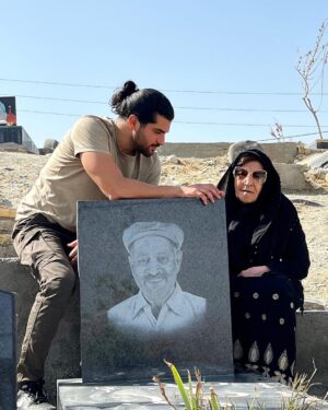 Sina Mehrad Instagram - با حاج خانم اومدیم یه سری به حاج آقا بزنیم 
سه تایی کلی کیف کردیم 😍❤️
#grandmother #grandfather
