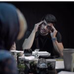 Sina Mehrad Instagram - چه شوقي دارم امشب خدا پشت در ايستاده دنبال زنگ واحد ما ميگردد با اينكه گفته بودم واحد يك اما دوست دارم اشتباهي همه ي زنگ ها را بزند همسايه ها همه بيرون بيايند و خدا اسم مرا رو به تك تك پنجره ها تكرار كند و فردا صبح ، هركه پرسيد خدا با شما چه كاري داشت ؟ بگويم فاميليم متن : رسول ادهمي