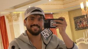 Sina Mehrad Instagram - #fan#ilovemyfans ❤️😘
این پست فقط برای شماست...
نامه ها ، هدیه ها و نقاشی های شما ...
دوستون دارم .