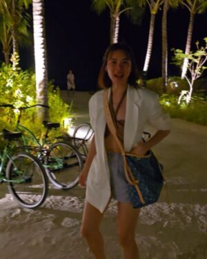 Sirin Horwang Instagram - เรียงไว้ตามลำดับ 🤣🤣

@louisvuitton
@so.maldives day2