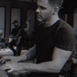 Sirvan Khosravi Instagram - - قسمتی از تمرین با گروه بینظیر و خفنم که بینهایت از کار کردن باهاشون لذت میبرم. ✨ #sirvankhosravi #sirvan #rehearsals
