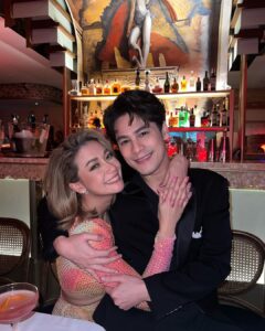 Siwat Chotchaicharin Instagram - Happy Birthday to my lovely wife ขอให้แมนนี่มีความสุข เป็นที่รักเป็นตัวตึงของกลุ่ม ขอให้สุขภาพแข็งแรงงงง จะได้เอาไว้กินเหล้าได้นานๆ🤣🤣🤣 41ปีละนะ ครึ่งชีวิตละที่เราอยู่กันมา รักกันไปแบบทุกวัน ตีกันทุกวันนะคะ love you and I’ll always be by your side❤️ #เอมี่กลิ่นประทุม #amys41BD