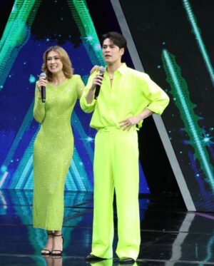 Siwat Chotchaicharin Instagram - ร้องข้ามกำแพง คืนนี้เจอกัน 20.05 
บอกเลยโดนแกงหนักมากกกก😂😂😂😂
#workpoint 
#ซีศิวัฒน์
#เอมี่กลิ่นประทุม