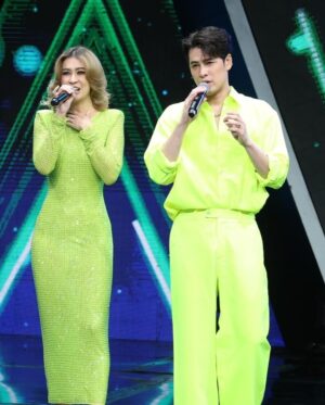 Siwat Chotchaicharin Instagram - ร้องข้ามกำแพง คืนนี้เจอกัน 20.05 
บอกเลยโดนแกงหนักมากกกก😂😂😂😂
#workpoint 
#ซีศิวัฒน์
#เอมี่กลิ่นประทุม