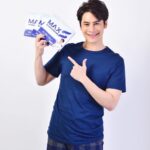 Siwat Chotchaicharin Instagram - ต้องยกนิ้วให้ Max S เลยครับ👍 ก้าวสู่ปีที่ 2 กับ Max S ไม่มีคำว่าผิดหวัง ตัวช่วยหุ่นดีของผม ฟิตและเฟิร์ม ใส่ชุดไหนก็มั่นใจ Max S บล็อกได้หมด เบิร์นไม่เหลือ ครบจบในกล่องเดียว🤍 สั่งซื้อได้ที่ตัวแทนจำหน่ายทั่วประเทศหรือแอดไลน์ @maxs88