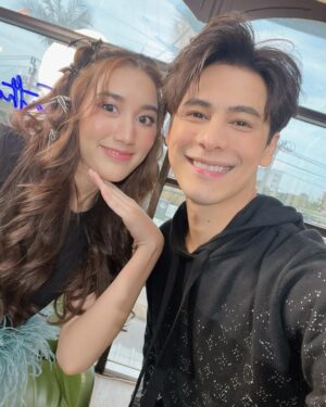 Siwat Chotchaicharin Instagram - Coming soon 🎉🍧🍭
Sing with me ร้องกับซี - เบส คำสิงห์
@bestkamsing 
#amycchannel
#ร้องกับซี 
#เบสคำสิงห์