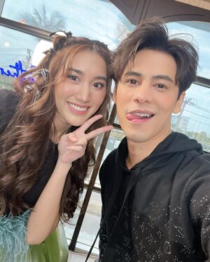 Siwat Chotchaicharin Instagram - Coming soon 🎉🍧🍭
Sing with me ร้องกับซี - เบส คำสิงห์
@bestkamsing 
#amycchannel
#ร้องกับซี 
#เบสคำสิงห์