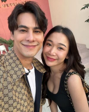 Siwat Chotchaicharin Instagram - ดีใจมากๆที่วันนี้หนูโตขึ้น เก่งขึ้น แข็งแรงขึ้นมากๆ ขอบคุณเฟิร์สมากๆนะคะที่มาร้องเพลงด้วยกันกับพี่ ขอให้ดังๆปังๆกับทุกสิ่งที่หนูตั้งใจนะ รักนะ❤️ 

พี่อาจจะไม่ได้ไปงานแต่ง แต่วันนั้นก็อวยพรไปละนะ แล้วก็อย่าดื้ออย่าซนให้มันมากนักล่ะ🙄

 ดีๆกับพี่ตั้มเค้าหน่อยเด้ออีหล้า😁
ยินดีด้วยกับทั้งคู่นะครับ @firstty.pct