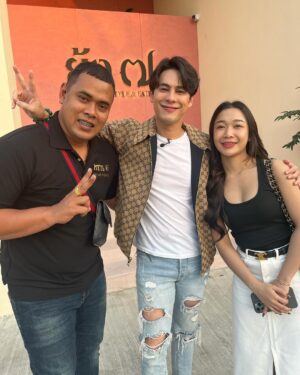 Siwat Chotchaicharin Instagram - ดีใจมากๆที่วันนี้หนูโตขึ้น เก่งขึ้น แข็งแรงขึ้นมากๆ ขอบคุณเฟิร์สมากๆนะคะที่มาร้องเพลงด้วยกันกับพี่ ขอให้ดังๆปังๆกับทุกสิ่งที่หนูตั้งใจนะ รักนะ❤️ 

พี่อาจจะไม่ได้ไปงานแต่ง แต่วันนั้นก็อวยพรไปละนะ แล้วก็อย่าดื้ออย่าซนให้มันมากนักล่ะ🙄

 ดีๆกับพี่ตั้มเค้าหน่อยเด้ออีหล้า😁
ยินดีด้วยกับทั้งคู่นะครับ @firstty.pct
