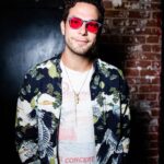 Skylar Astin Instagram - @lastimprovshow 7/9 📸 @iturnmycamera0n Hollywood, California