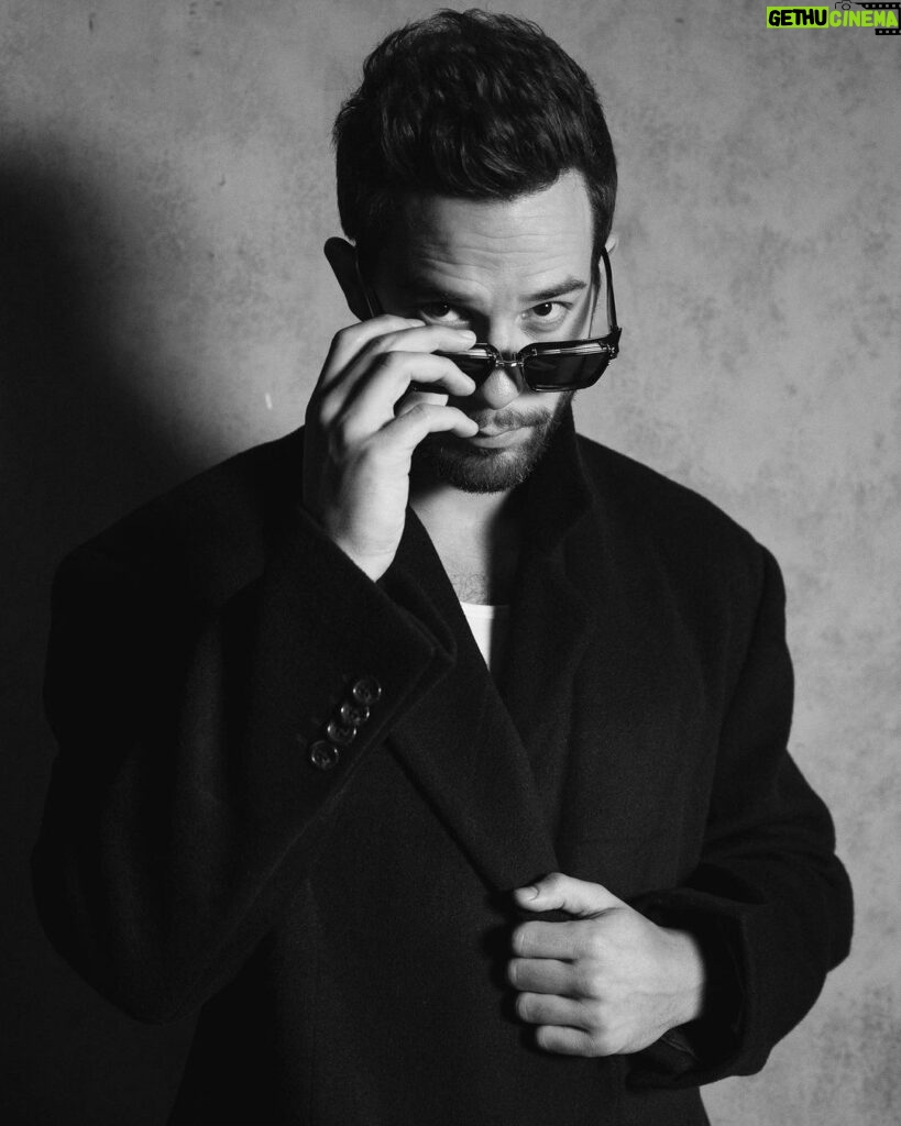 Skylar Astin Instagram - Coverboy for @fault_magazine 🖤 Photographer: @raenbadua Wardrobe Stylist: @benjaminholtrop Grooming: @stephaniefennerhair Style Assist: @emilykejohnson
