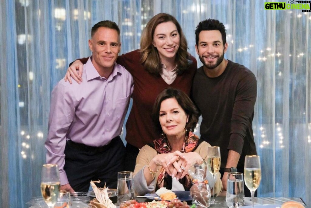 Skylar Astin Instagram - It’s Thanksgiving for the Wrights, and we finally get a hold of Lawrence. Swipe to see the whole fam! 🍁