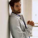 Skylar Astin Instagram - Swipe to see what I’m looking at (it’s you) 📸 @ianlanterman for @leoeditdaily