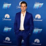 Skylar Astin Instagram - A jaunt to the Blue Carpet in between shows! So excited to bring @sohelpmecbs to your TV this fall on @cbstv !! Suit @reiss Hair @selmanillanyc Mom @mgh_8 CBS studios