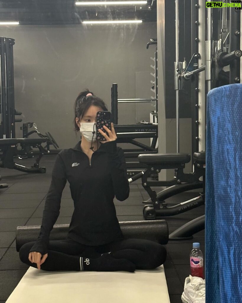 Son Na-eun Instagram - 🤸🏻‍♀