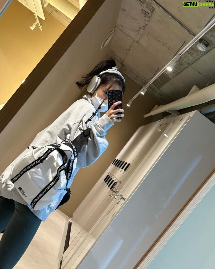 Son Na-eun Instagram - 🤸🏻‍♀