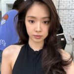 Son Na-eun Instagram - 🖤