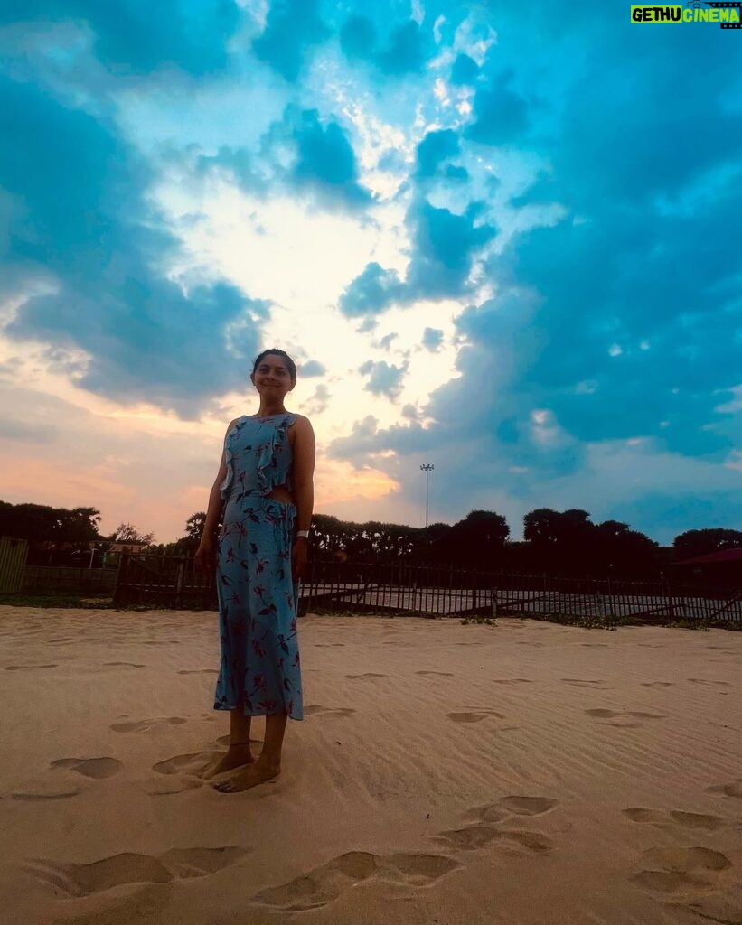 Sonalee Kulkarni Instagram - You see blue I sea blue 🧜 #sonaleekulkarni #marathimulgi