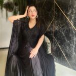Sonarika Bhadoria Instagram - Shine Bright in Style! ✨ Get ready to dazzle with this black and glittery outfit from Meesho. Perfect for this party season! 🖤🌟 Product code - S - 210024217 #collab Tnc apply #meesho #meeshoapp #meeshorare #meeshohaul #MeeshoFinds #meeshosuperstar #PartyReady #GlitterGlam #MeeshoFashion