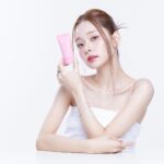 Song Jia Instagram - #광고 프링이들🎀🤍제가 활기찬 도시 홍콩의 특별한 스킨케어 브랜드인 @rebeccasylvesterbeauty 의 브랜드 앰배서더로 선정되었어요🫡 브랜드를 홍보하고 대표하는 흥미진진한 여정을 시작하게 되어 너무 기뻐요,,☺🫶🏻 피부에 기쁨, 광채, 매력을 선사하는 멋진 모험을 함께 시작해볼까요? 🌷🌸 很榮幸被選為Rebecca Sylvester的品牌大使💕@rebeccasylvesterbeauty新的一年我將攜手這個充滿活力的香港護膚品牌🧚🏻‍♀️與大家一起探索奢華優質的美肌秘密🔑 #rebeccasylvesterbeauty #rebeccasylvester #skincare #hongkong