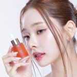 Song Jia Instagram - #광고 프링이들🎀🤍제가 활기찬 도시 홍콩의 특별한 스킨케어 브랜드인 @rebeccasylvesterbeauty 의 브랜드 앰배서더로 선정되었어요🫡 브랜드를 홍보하고 대표하는 흥미진진한 여정을 시작하게 되어 너무 기뻐요,,☺🫶🏻 피부에 기쁨, 광채, 매력을 선사하는 멋진 모험을 함께 시작해볼까요? 🌷🌸 很榮幸被選為Rebecca Sylvester的品牌大使💕@rebeccasylvesterbeauty新的一年我將攜手這個充滿活力的香港護膚品牌🧚🏻‍♀️與大家一起探索奢華優質的美肌秘密🔑 #rebeccasylvesterbeauty #rebeccasylvester #skincare #hongkong