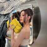 Song Jia Instagram - #광고 프링이들🤍 오픈 1주년된 ‘팔라초 펜디’ 서울에서 열린 ’FENDI SS24 COLLECTION‘ 프레젠테이션에 참석했어요 🥰 이번 컬렉션은 로마의 영원한 아름다움을 패션으로 표현했다고 해요. 펜디 바게트 미니, 오리가미 미니, 포춘텔러 참 등 패션에 포인트가 될 특별한 펜디의 매력에 풍덩. 저의 선택은? 🥖💛 @fendi #fendi #FendiSS24