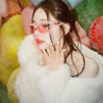 Song Jia Instagram - #광고 #GENTLEMONSTER #GENTLEJELLY #GENTLEMONSTER2024 🩵🩷💛💚🍬 𝐷𝑜 𝑛𝑜𝑡 𝑒𝑎𝑡 ⸜( ᵒ̴̶̷̤࿀ ᵒ̴̶̷̤ )⸝ @gentlemonster