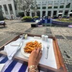 Sonnalli Seygall Instagram - Sunday = Pool day ☀️ 🏊‍♀️🍹 @grandhyattmumbai #ｓｕｎｄａｙｍｏｏｄ