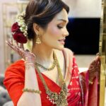 Sonu Kakkar Instagram - My Karwa Chauth Look this year♥️🥰🌙 Saree @roopmilanofficial Blouse @purvisethiacouture Hair by @flawlesshair_by_sharmila Jewellery @kushalsfashionjewellery Styling @styleitupwithraavi @littlepuffsofhappiness Mehndi @mehendi_artist_by_shagufta #karwachauth #look #sonukakkar #indian #attire #traditionallook #saree