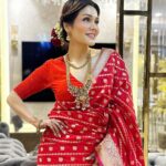 Sonu Kakkar Instagram - My Karwa Chauth Look this year♥️🥰🌙 Saree @roopmilanofficial Blouse @purvisethiacouture Hair by @flawlesshair_by_sharmila Jewellery @kushalsfashionjewellery Styling @styleitupwithraavi @littlepuffsofhappiness Mehndi @mehendi_artist_by_shagufta #karwachauth #look #sonukakkar #indian #attire #traditionallook #saree