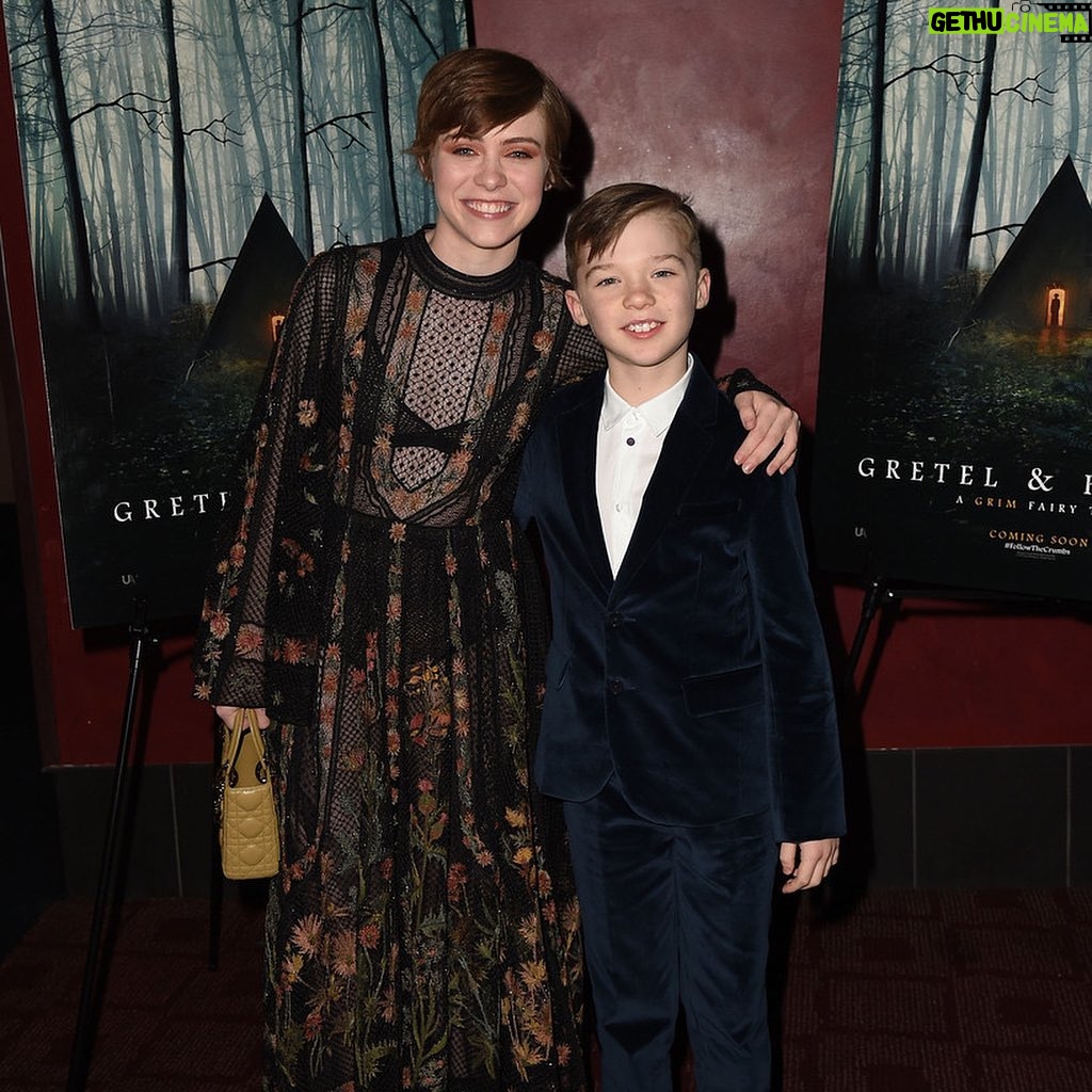 Sophia Lillis Instagram - Had an amazing time at the LA screening of Gretel & Hansel last night! Thanks so much to everyone who came out! @gandhmovie #FollowTheCrumbs Outfit: @dior HMU: @blondiemua boots: @stuartweitzman