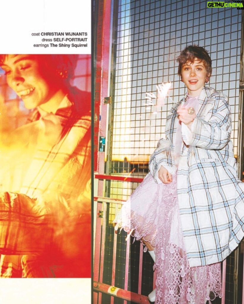 Sophia Lillis Instagram - My interview with @1883magazine is available now! Link in bio. #DECADENTissue interview by @laurenablondi photography @lenneigh at @adbagency styling @jamiefrankel at @honeyartists hair @_sirsa_ at @artdeptagency  makeup @fayelaurenmakeup at @exclusiveartists  photo assistant @anameizing styling assistant @amandhagaio